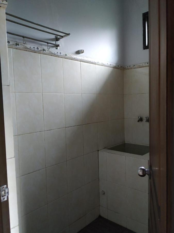 Hotel "Ngebel Indah" エクステリア 写真